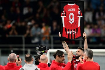 Giroud was given a hero's send-off in his last game for AC Milan.