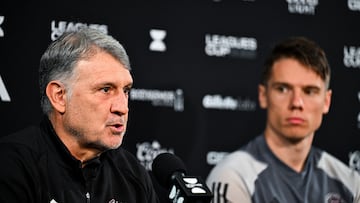 Inter Miami's head coach Tata Martino (L) and Inter Miami's Finnish midfielder Robert Taylor participate in a news conference following the Inter Miami CF training session, at DRV PNK Stadium in Fort Lauderdale, Florida, on July 24, 2023. Inter Miami CF will face Atlanta United in a Leagues Cup match on July 25, 2023. (Photo by CHANDAN KHANNA / AFP)